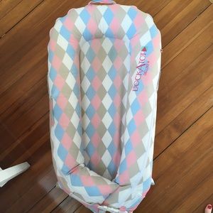 Dockatot Deluxe stage 1